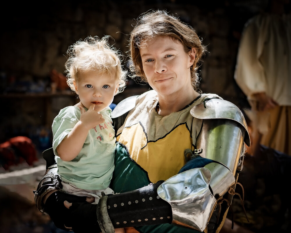 Материнство в латах - Юрий Вайсенблюм Материнство в латах - Юрий Вайсенблюм