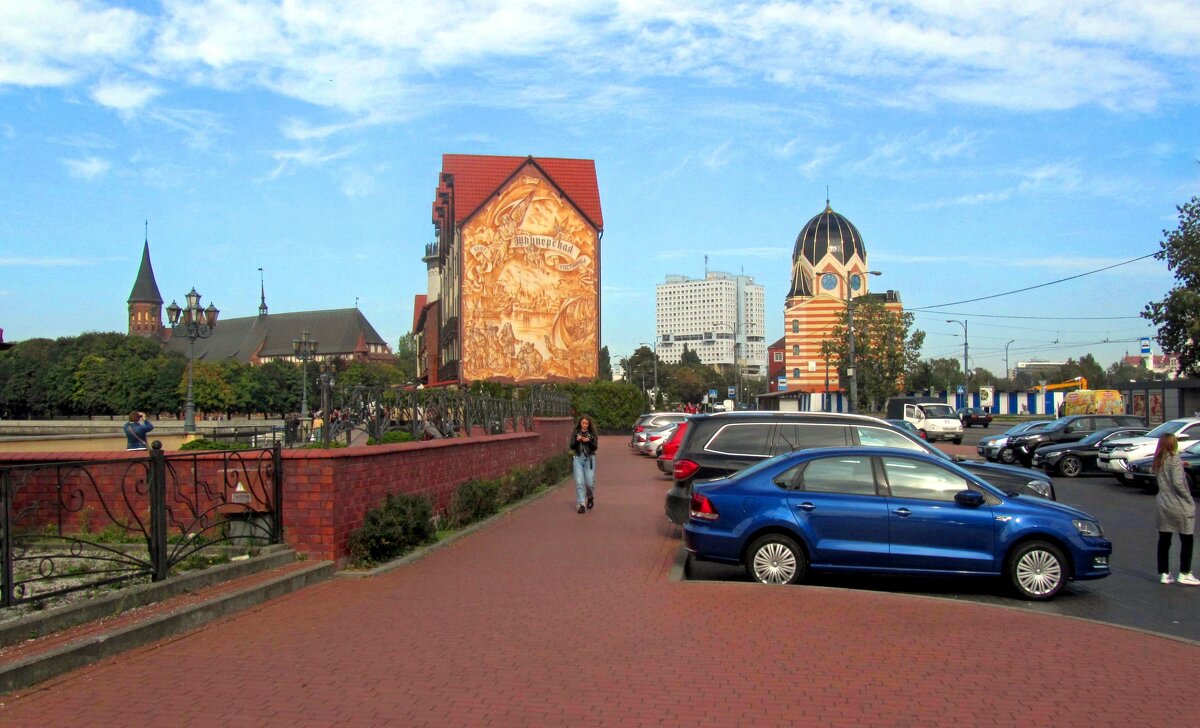 Автопарковка у променада - Сергей Карачин Автопарковка у променада - Сергей Карачин