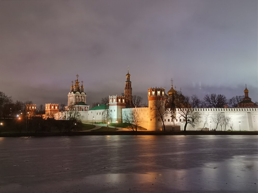 Декабрьский вечер близ Новодевичьего монастыря - 4X_Pro Непразднующий Декабрьский вечер близ Новодевичьего монастыря - 4X_Pro Непразднующий