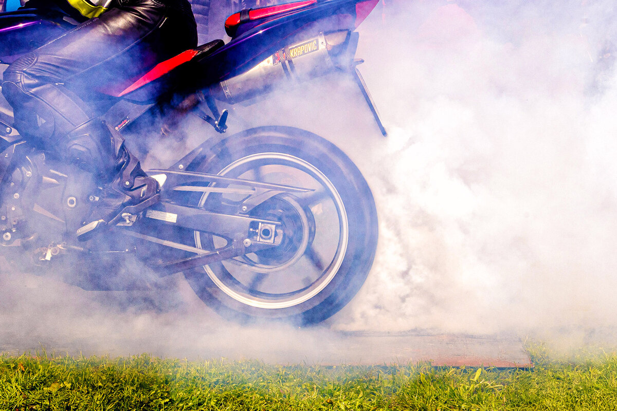 Больше дыма!!!!!!! - Леонид Соболев