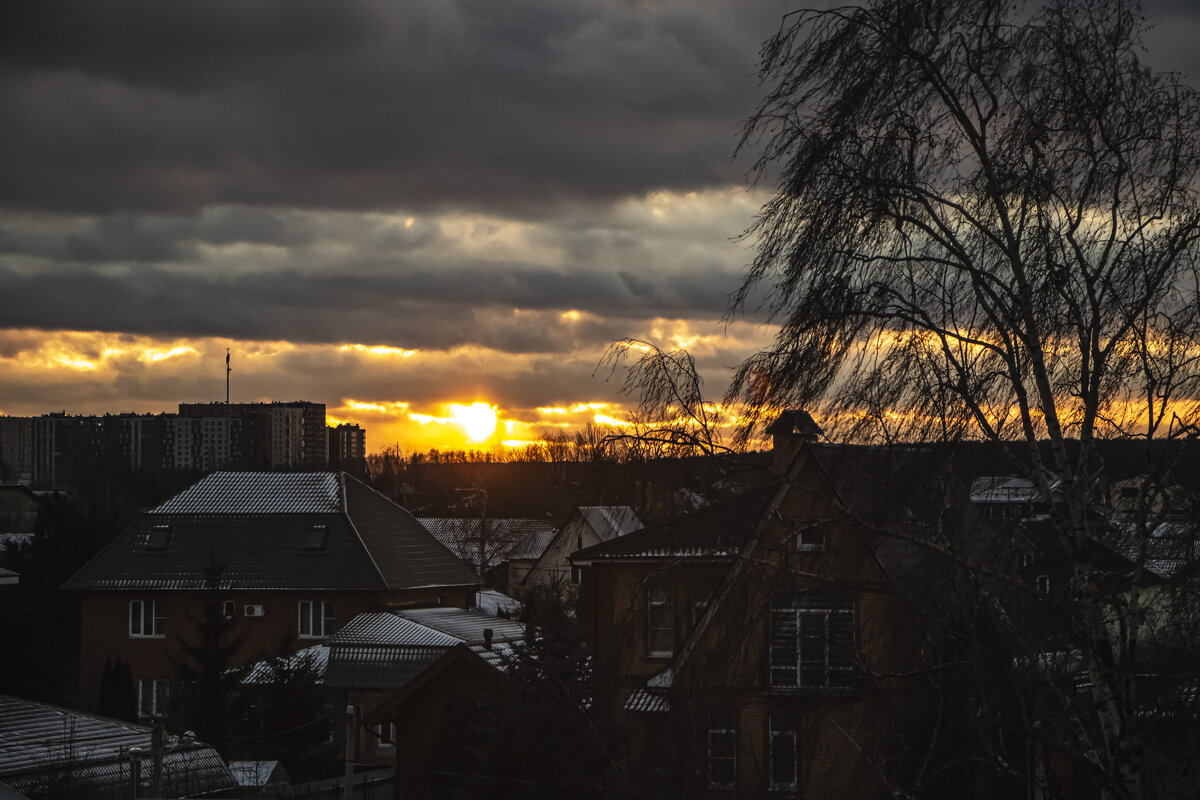 Две минуты до заката. - Петр Беляков