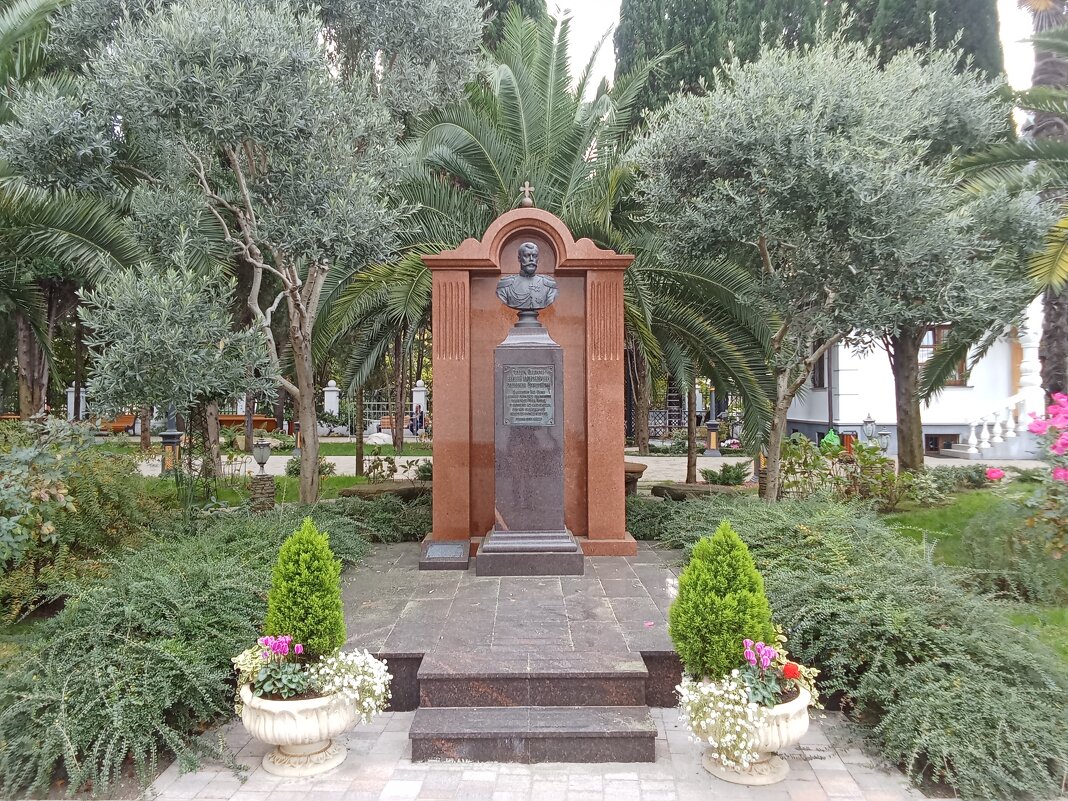 Памятник государю императору Николаю Александровичу - Виктор Памятник государю императору Николаю Александровичу - Виктор