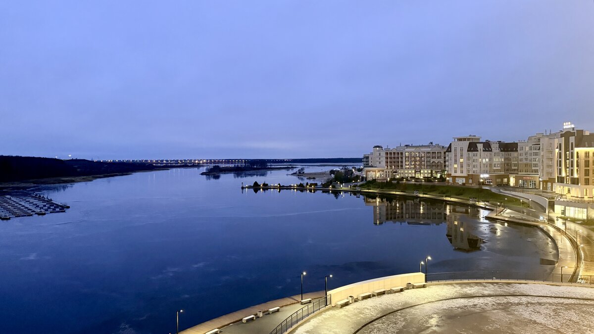 «Хмурый рассвет…» - Арина Невская