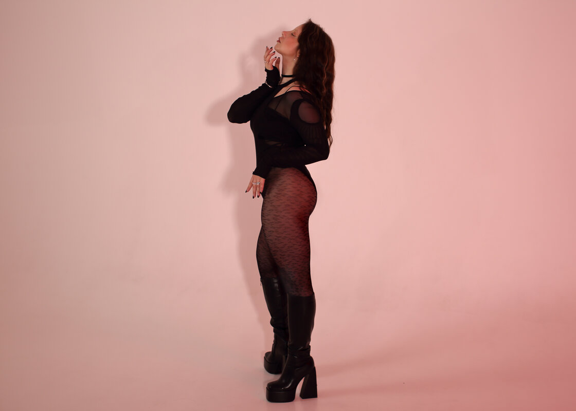 Статуэтка в оттенках красного - Леонид 