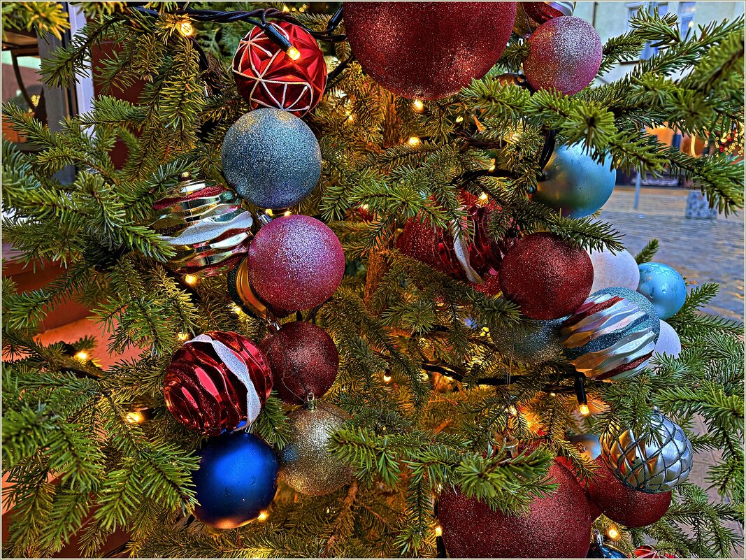 На улочках Зеленоградска. - Валерия Комова