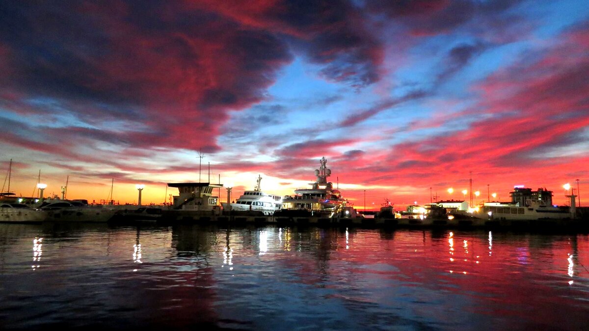 Закат в порту - Валерий 