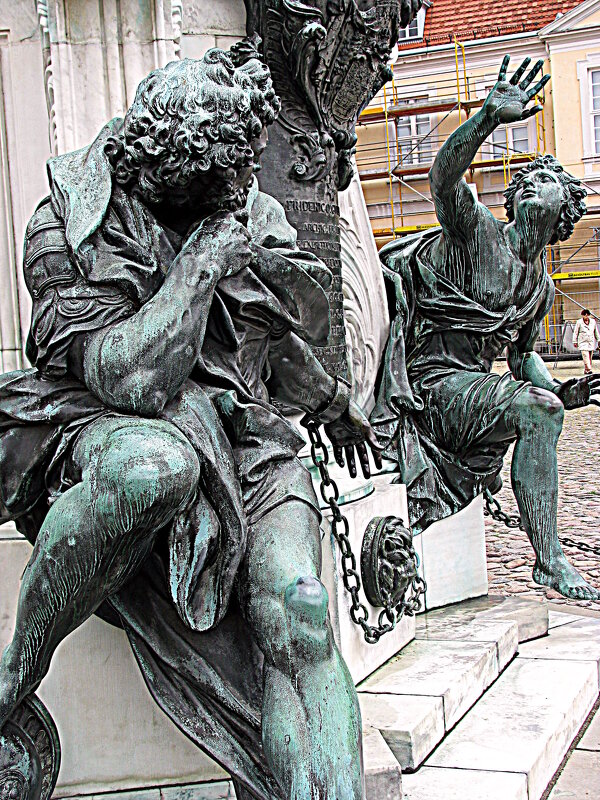 Фрагмент фонтана дворца Шарлоттенбург. - Владимир Драгунский