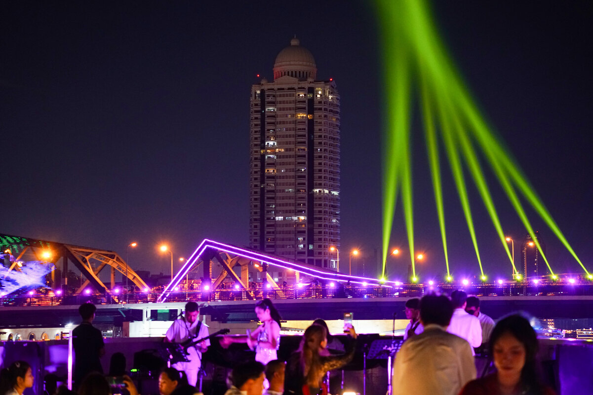 Вечерняя прогулка по реке Чао Прайя, Бангкок - Иван Литвинов Вечерняя прогулка по реке Чао Прайя, Бангкок - Иван Литвинов