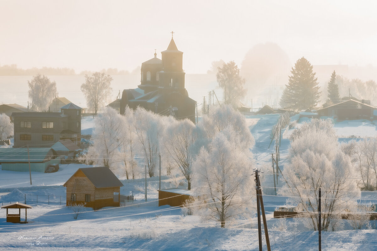 Церковь Михаила Архангела морозным зимним утром. - NikitinAleks 