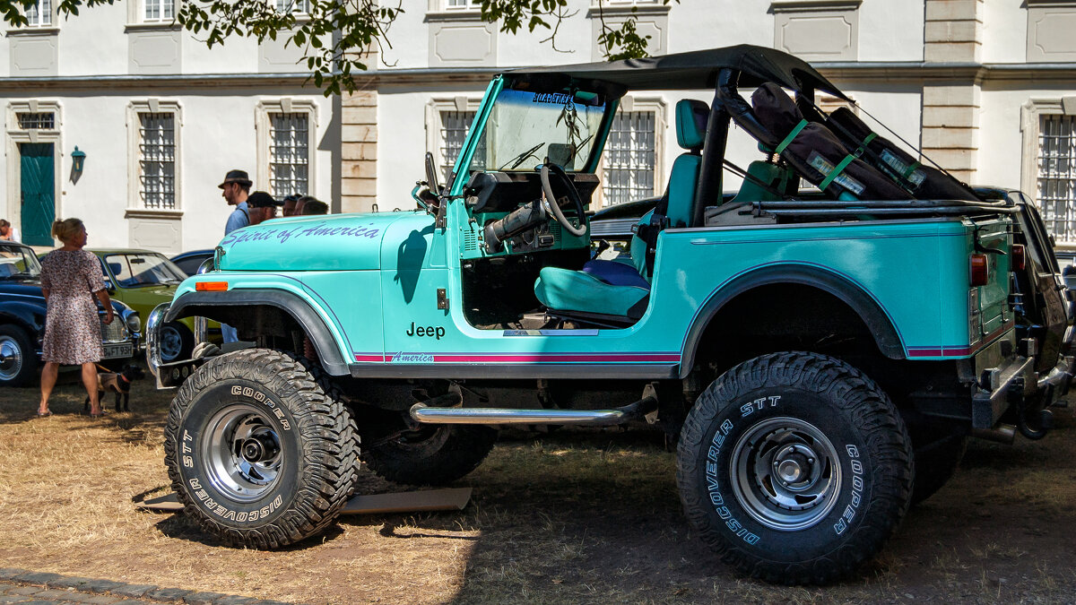 Jeep CJ-7 Renegade 1976 - 1986 - Олег Зак