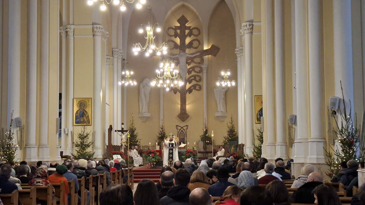 Рождественская служба в католическом храме. - ИРЭН@ .