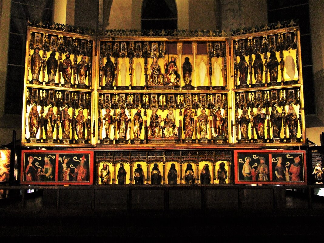 Раскрытое ретабло главного алтаря в Нигулисте - Aida10 