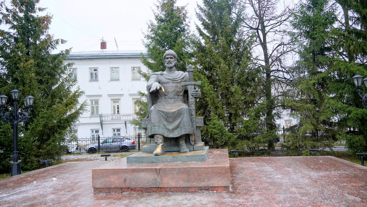 Кострома.Памятник Юрию Долгорукому. - Alex 711402