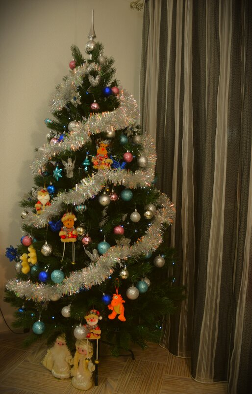 Продолжаем украшать елку! - Юрий Полторыхин.