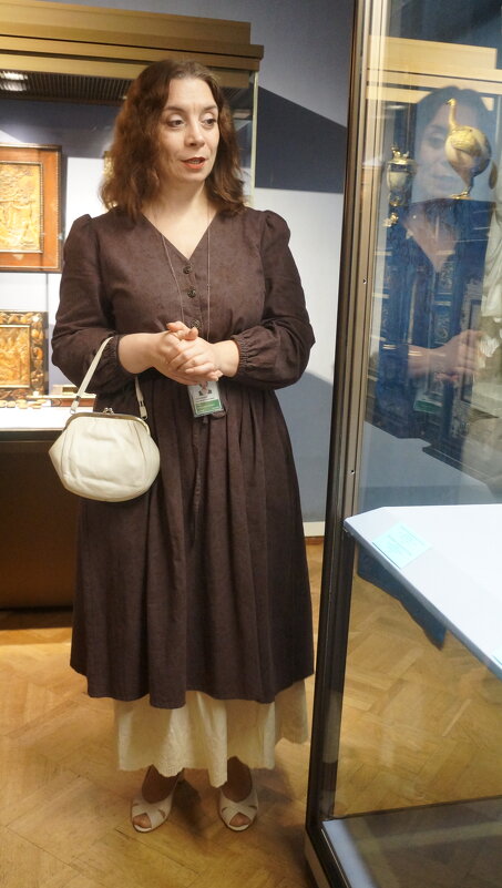 экскурсовод по выставке - zavitok *