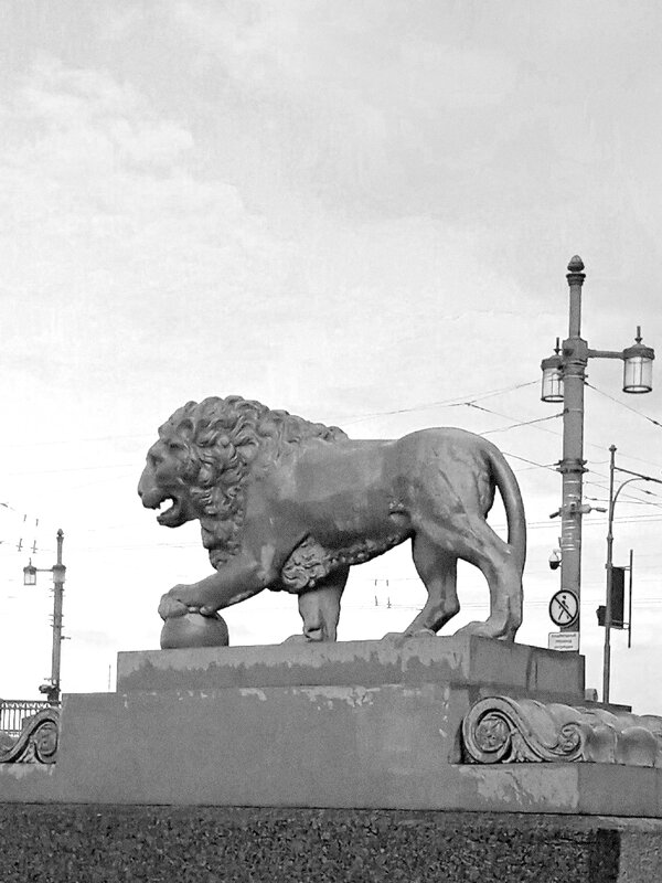 Лев на  углу Адмиралтейского  проспекта и Дворцового  моста - Фотогруппа Весна