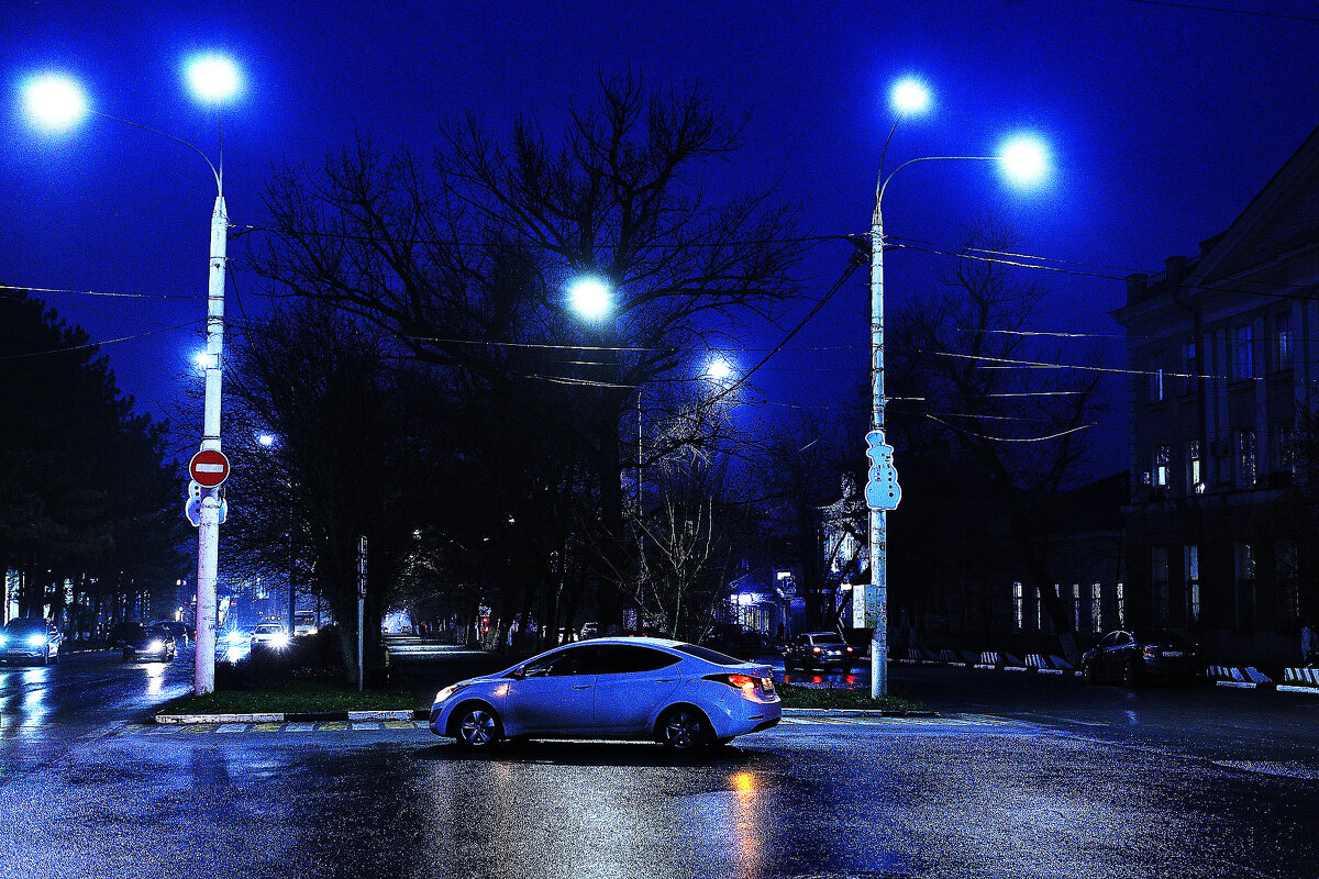 На перекрёстке - Юрий Гайворонскiий