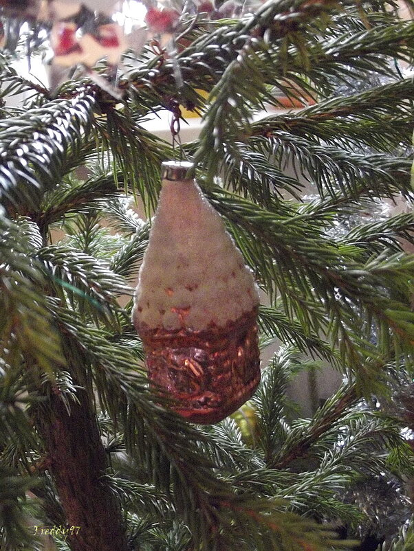 На новогодней ёлке - Freddy 97