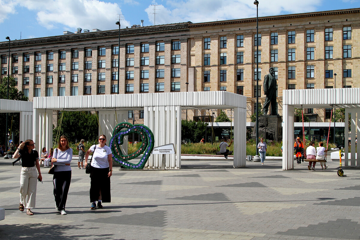 Триумфальная площадь - Игорь Белоногов