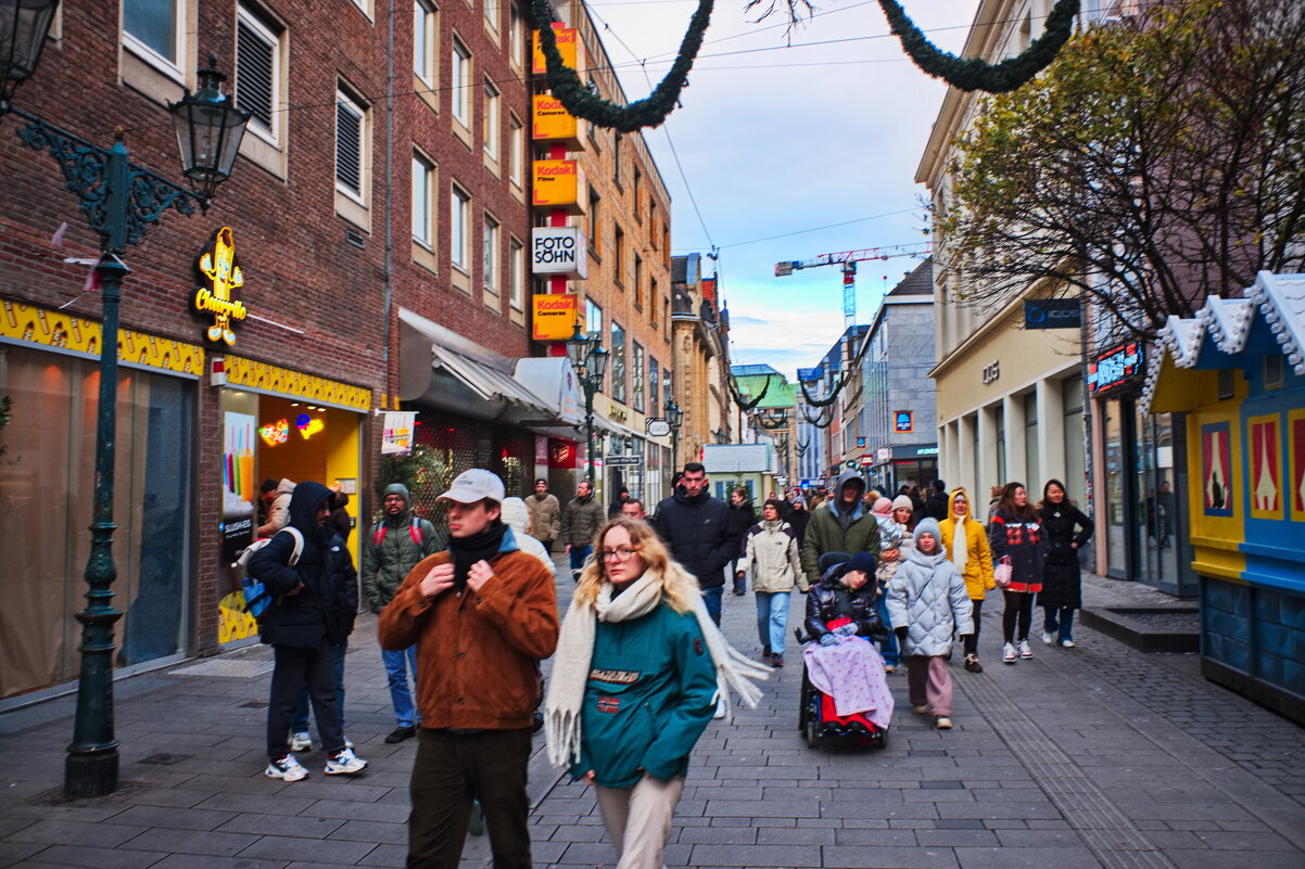 *** - Witalij Löwin