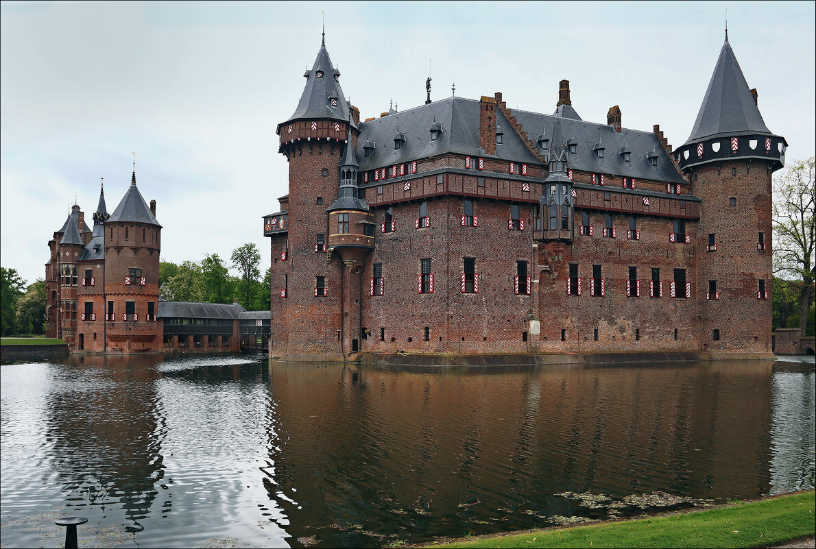 Вид замка де Хаар со стороны пруда. - Валерий Готлиб