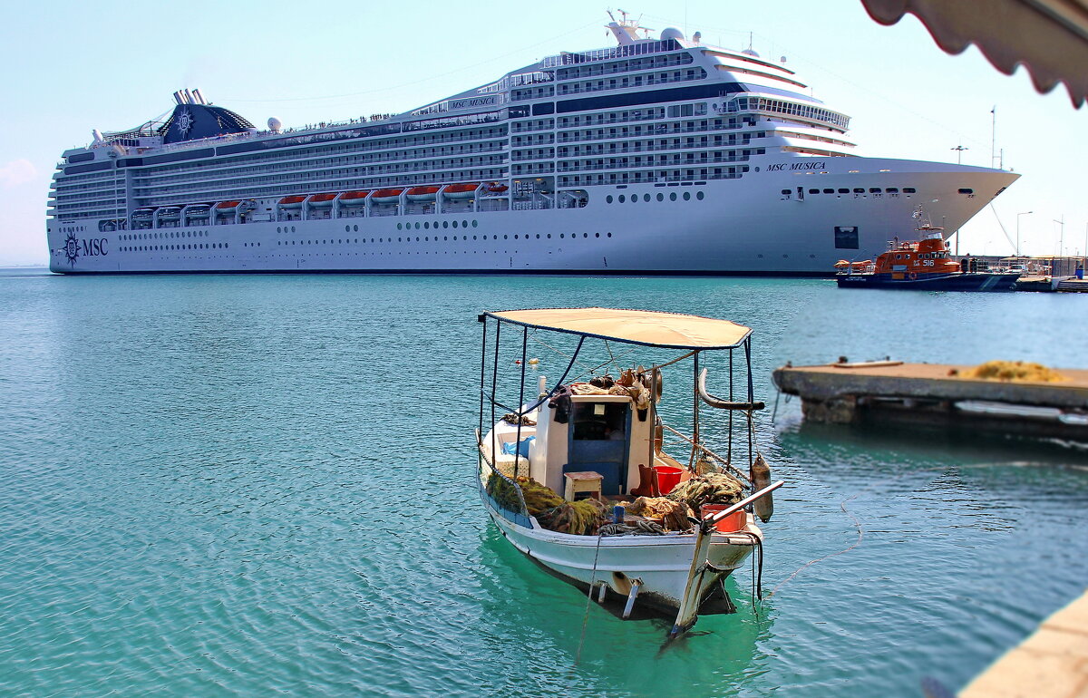 такие разные суда... - Andrey Bragin 