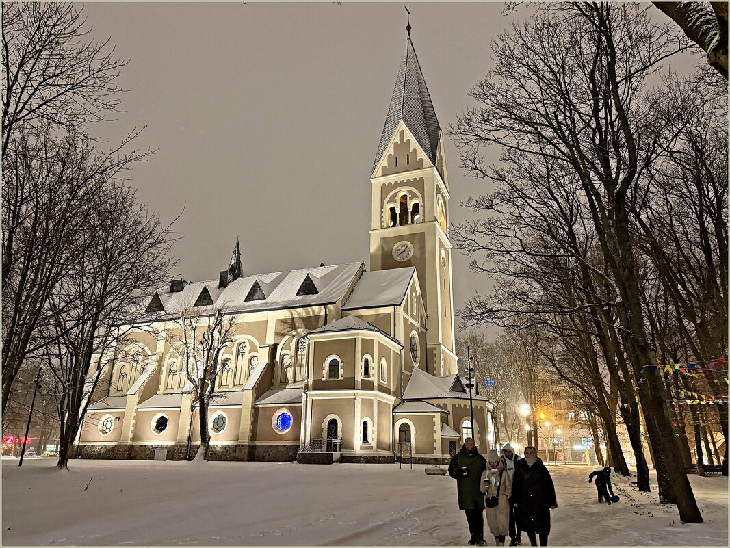 Кукольный театр. (Кирха королевы Луизы.) - Валерия Комова Кукольный театр. (Кирха королевы Луизы.) - Валерия Комова