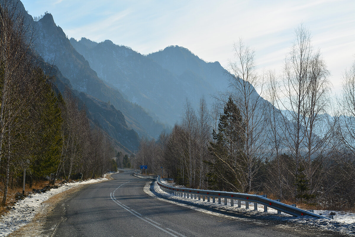 Над Катунью - Валерий Медведев