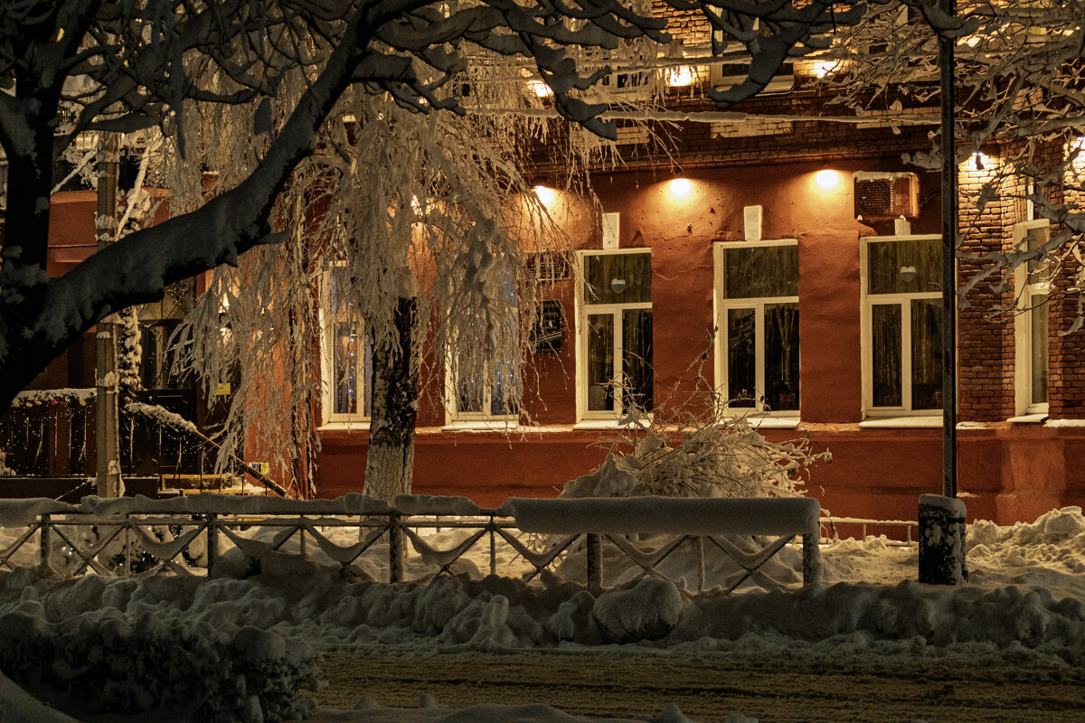 В Новогоднюю ночь прогулка по Армавиру - Игорь Сикорский В Новогоднюю ночь прогулка по Армавиру - Игорь Сикорский