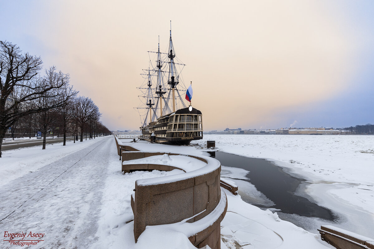 Морозным утром на Неве - Евгений 