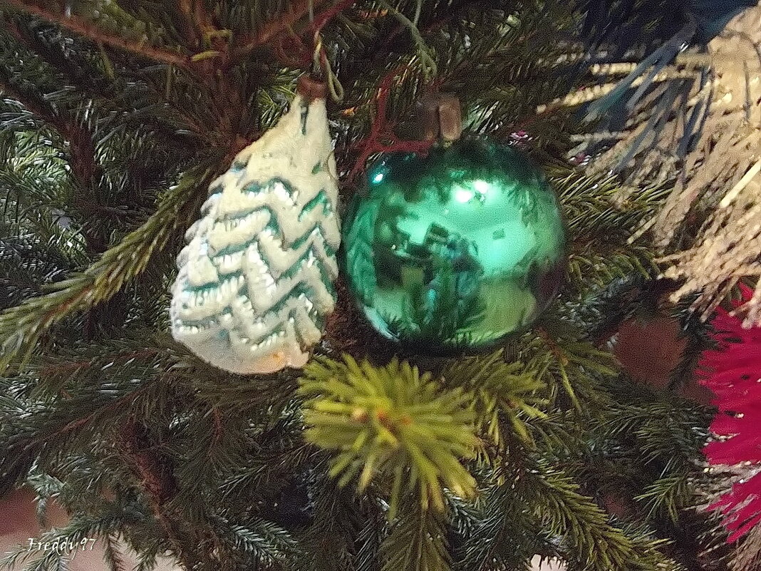 На новогодней ёлке - Freddy 97 На новогодней ёлке - Freddy 97