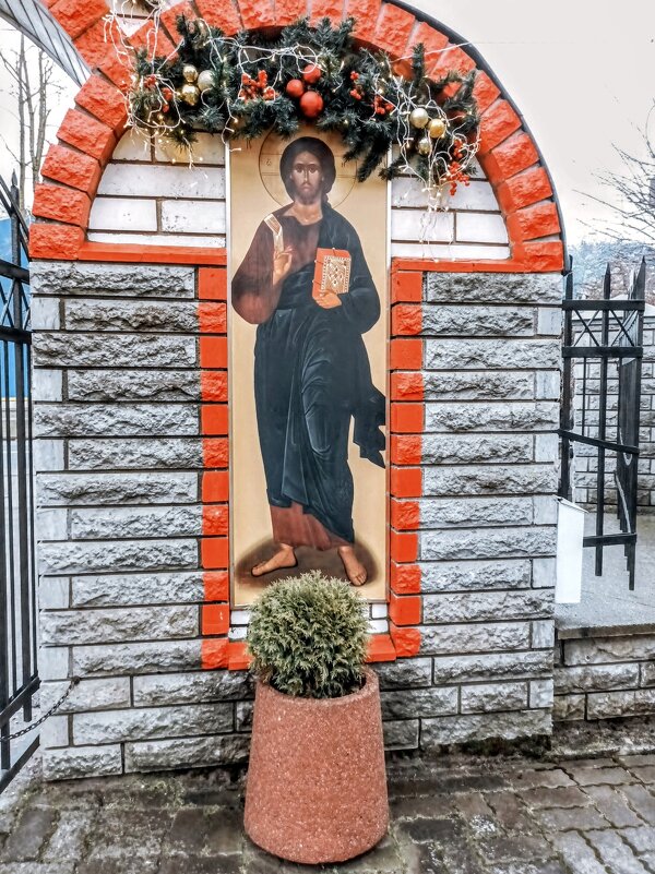 У ворот храма - Veera V