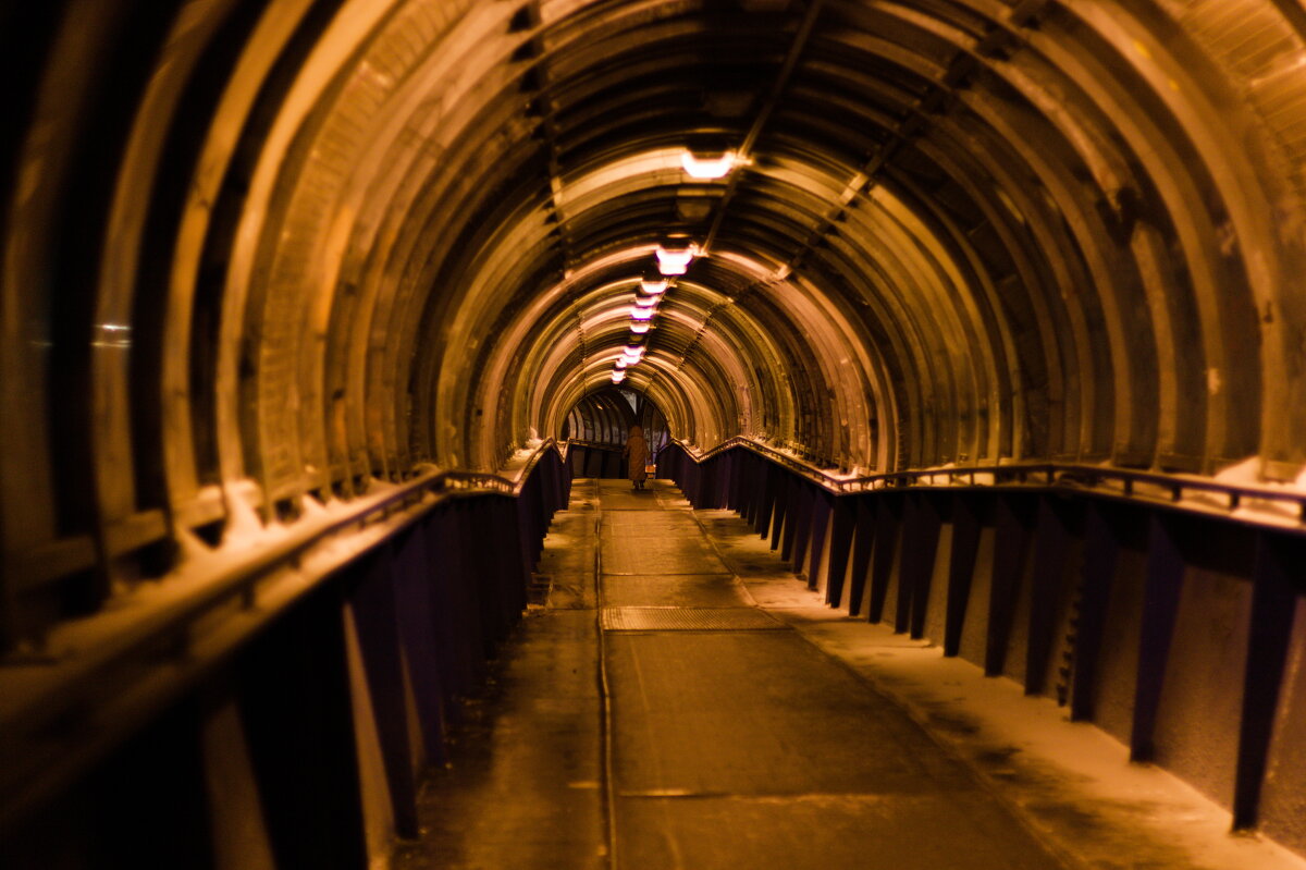 обычный переход, но похож на переход в другой мир - Артём Евтюхов обычный переход, но похож на переход в другой мир - Артём Евтюхов