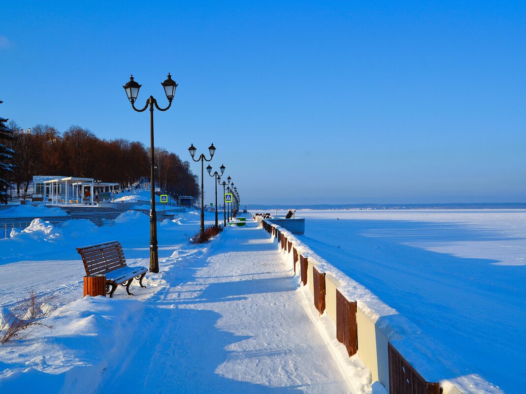 Чебоксары. Московская набережная зимой. - Пётр Чернега