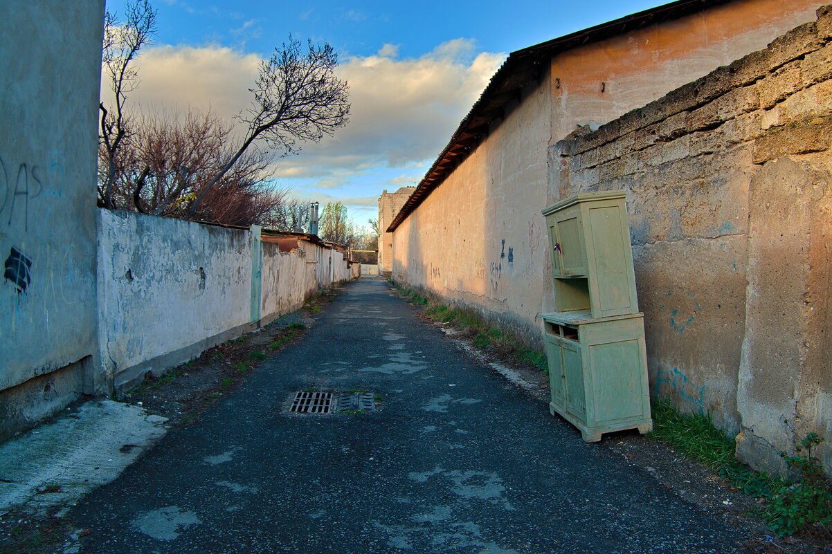 Закат на окраине - Всеволод 