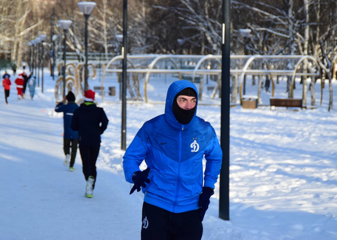 Все бегут. Динамо бежит. - Наталья Вязигина