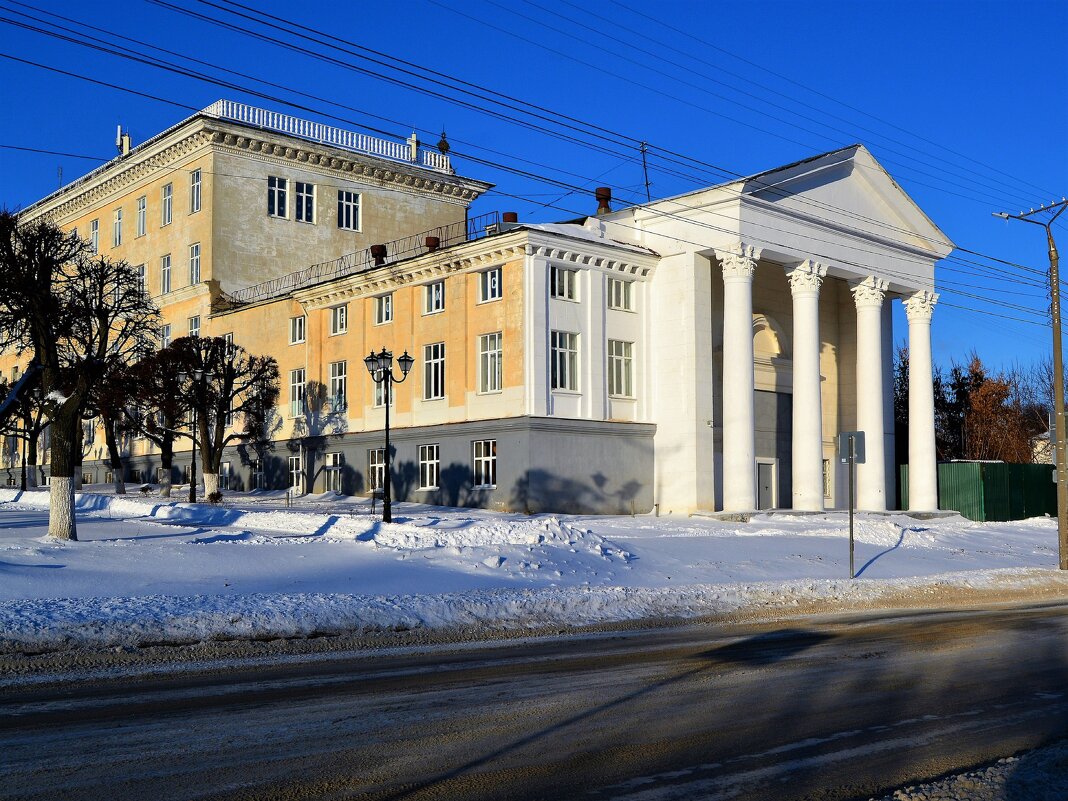 Чебоксары. Здание корпуса Чувашского Государственного Сельскохозяйственного института. - Пётр Чернега