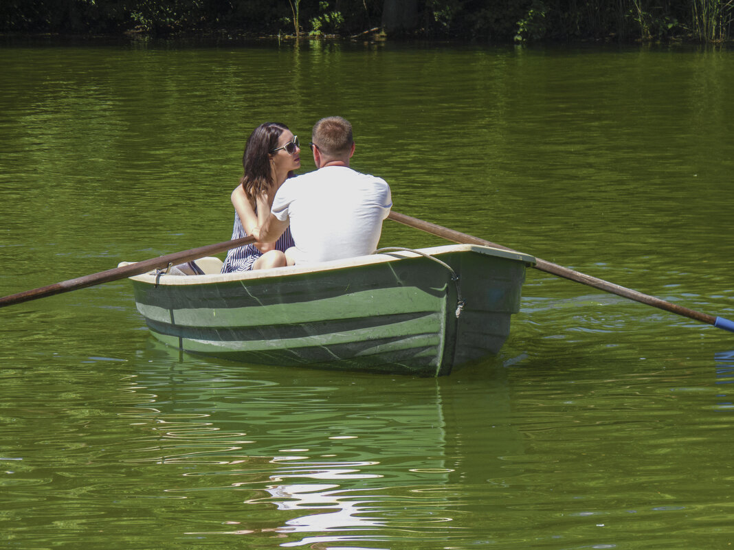 Мы на лодочке  катались.... - Валентин Семчишин