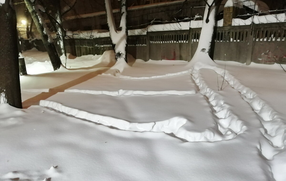 НЕЗАМЫСЛОВАТАЯ АТМОСФЕРНОСТЬ - Юрий Вовк НЕЗАМЫСЛОВАТАЯ АТМОСФЕРНОСТЬ - Юрий Вовк