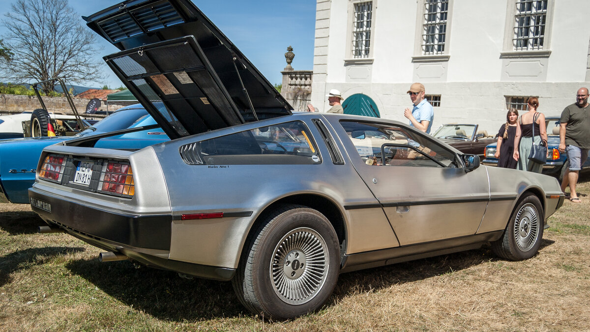 De Lorean - летающая машина времени из "Назад в будущее" ))) - Олег Зак De Lorean - летающая машина времени из "Назад в будущее" ))) - Олег Зак
