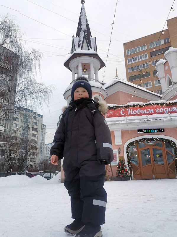 Поход в театр - Ольга Довженко