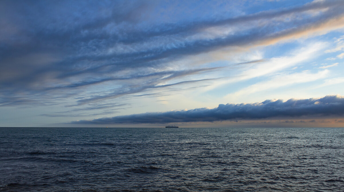 Море. - Александр. AVG100 ---