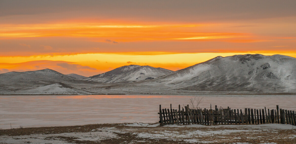 Заполыхало вечернее небо... - Алексей Мезенцев
