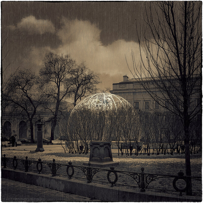 My magic Petersburg_02828_Манежная площадь. Ново-Манежный сквер - Станислав Лебединский