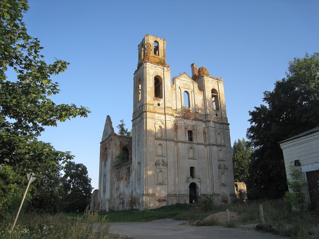 Костел Святой Вероники в деревне Селище Витебской области. - unix (Илья Утропов) Костел Святой Вероники в деревне Селище Витебской области. - unix (Илья Утропов)