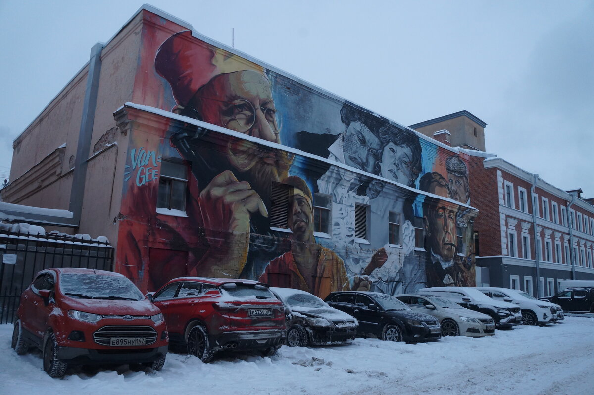 во дворе Ленфильма - zavitok * во дворе Ленфильма - zavitok *