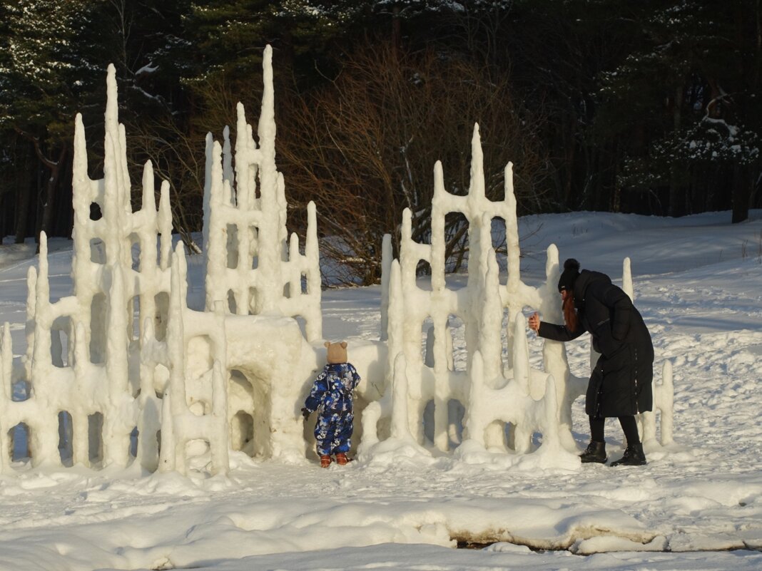 Малыш около ледяного замка - Aida10 