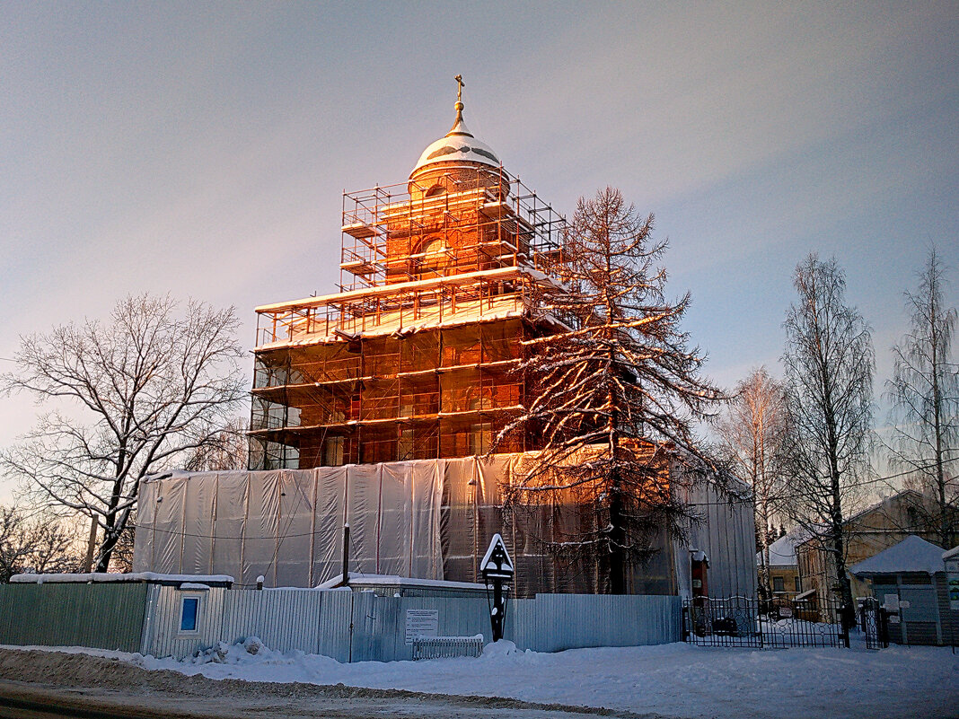 Надвратная церковь святой великомученицы Екатерины и царицы Августы - Сергей Кочнев