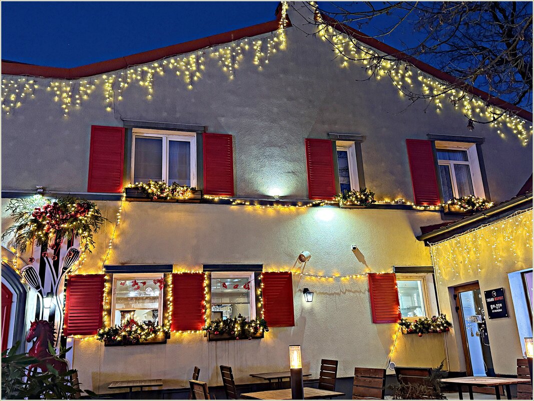 Окна кафе ВСТРЕЧА. - Валерия Комова