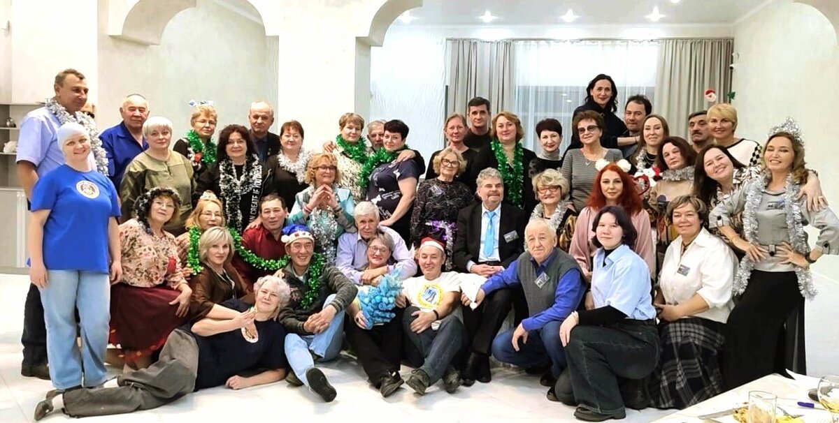 Друзей моих прекрасные черты... - Георгиевич 